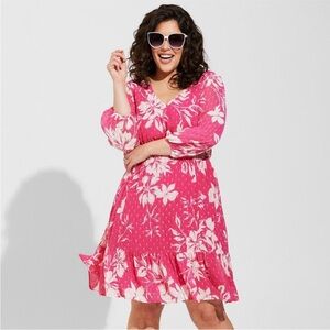 Plus-size Mini Clip Dot Babydoll Dress with Long Sleeves